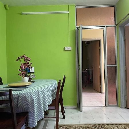 Homestaymuslim Di Teluk Intan Εξωτερικό φωτογραφία