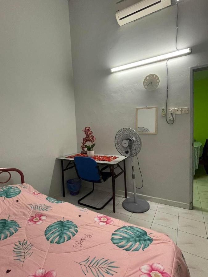 Homestaymuslim Di Teluk Intan Εξωτερικό φωτογραφία
