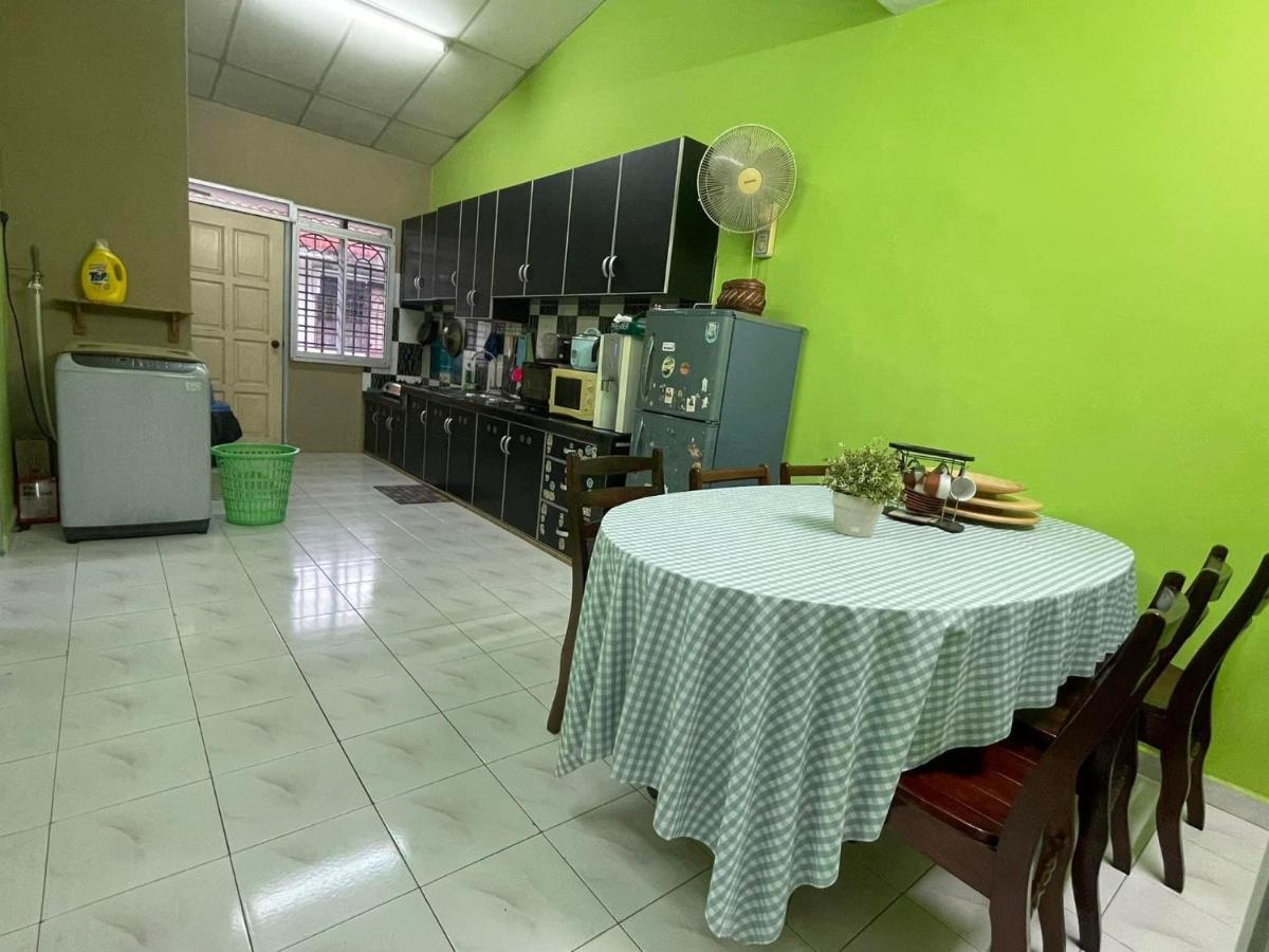 Homestaymuslim Di Teluk Intan Εξωτερικό φωτογραφία