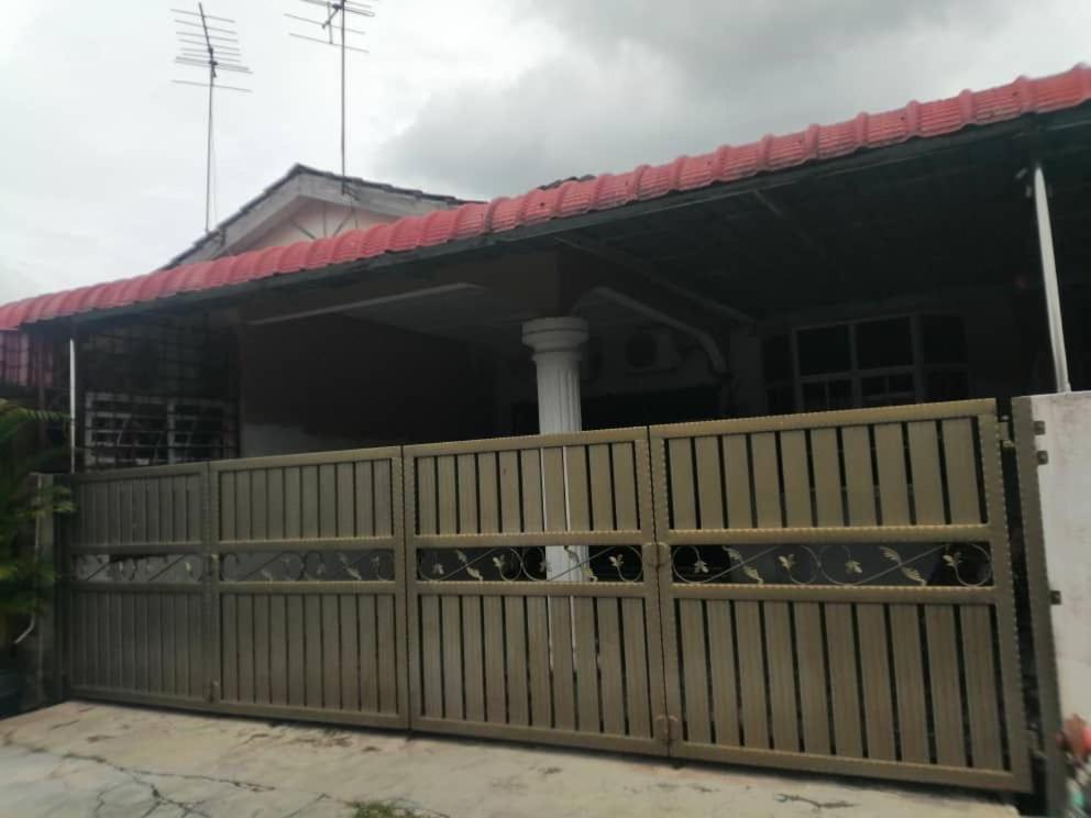 Homestaymuslim Di Teluk Intan Εξωτερικό φωτογραφία